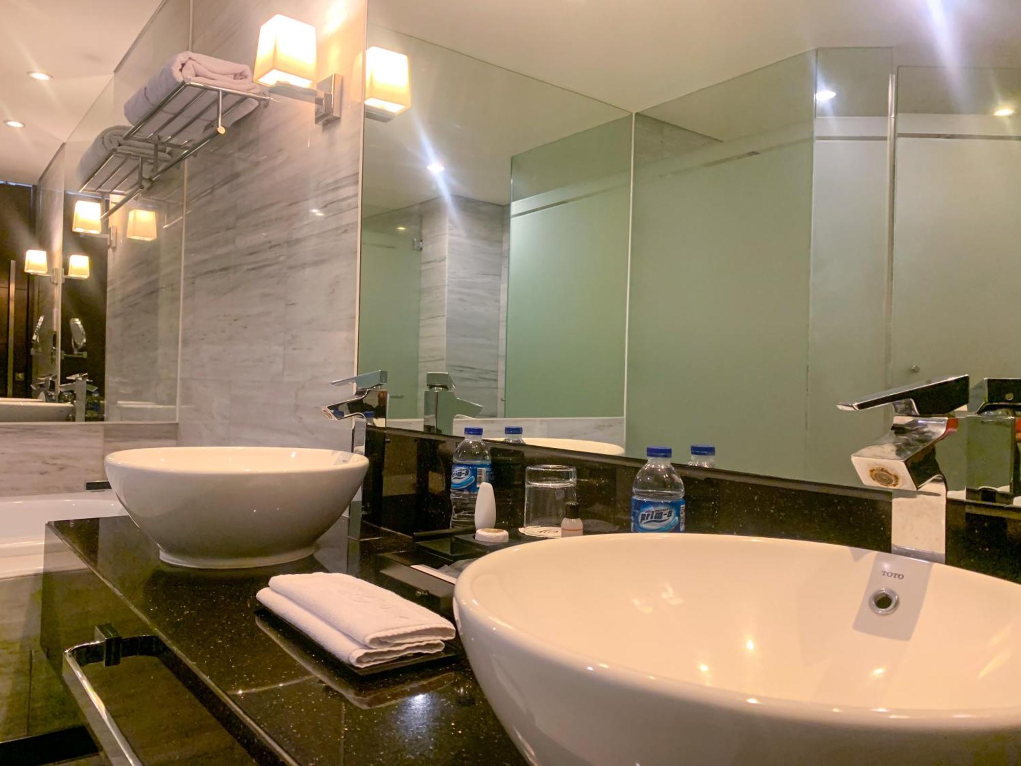 Po Hotel Семаранг Экстерьер фото