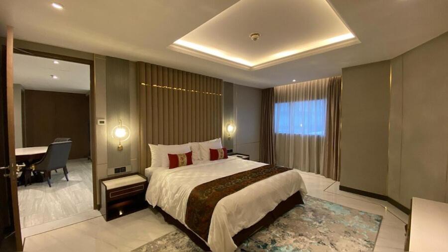 Po Hotel Семаранг Экстерьер фото